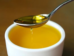 मोटे और घने बालों की इच्छा ऐसे होगी पूरी, बस ऑलिव ऑयल को इन 4 तरीकों से लगाना होगा सिर पर  मोटे और घने बालों की इच्छा ऐसे होगी पूरी, बस ऑलिव ऑयल को इन 4 तरीकों से लगाना होगा सिर पर