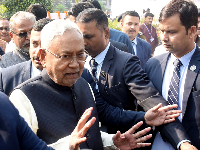 बिहार में सीएम आवास पर जेडीयू की बैठक, नई सरकार बनाने की स्क्रिप्ट तैयार