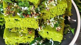 Craving Rava Dhokla With A Twist? Try This Oats Rava Palak Dhokla Recipe Today