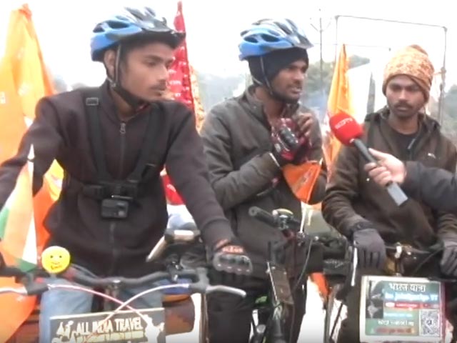 रामभक्त अलग-अलग जगहों से साइकिल चलाकर पहुंच रहे हैं अयोध्या