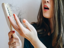 कुछ आसान से काम दूर कर देते हैं बालों की बड़ी दिक्कतें, हेयर फॉल कम करने के लिए आजमा सकते हैं ये नुस्खे  कुछ आसान से काम दूर कर देते हैं बालों की बड़ी दिक्कतें, हेयर फॉल कम करने के लिए आजमा सकते हैं ये नुस्खे