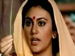 दीपिका चिखलिया की बेटी खूबसूरती में देती हैं बॉलीवुड एक्ट्रेसेस को मात, सादगी देख फैन्स बोले- ये है अगली सीता! दीपिका चिखलिया की बेटी खूबसूरती में देती हैं बॉलीवुड एक्ट्रेसेस को मात, सादगी देख फैन्स बोले- ये है अगली सीता!