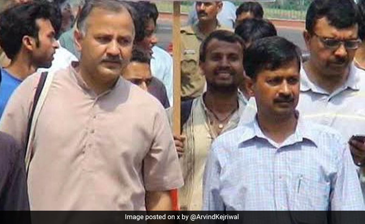 मनीष सिसोदिया के जन्मदिन पर सीएम अरविंद केजरीवाल ने दी बधाई, कहा- दोस्ती पुरानी है, कभी नहीं टूटेगी