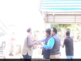 Video: Congress Leaders Fight Over Assembly Poll Ticket Distribution In Madhya Pradesh Video: Congress Leaders Fight Over Assembly Poll Ticket Distribution In Madhya Pradesh