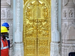 Ram Mandir Inauguration : राम मंदिर गर्भगृह में लगे हैं सोने के दरवाजे, जानिए इनमें क्या है खास Ram Mandir Inauguration : राम मंदिर गर्भगृह में लगे हैं सोने के दरवाजे, जानिए इनमें क्या है खास