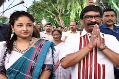 हेमंत सोरेन की गिरफ्तारी होने पर क्या पत्नी कल्पना सोरेन बनेंगी CM? हेमंत सोरेन की गिरफ्तारी होने पर क्या पत्नी कल्पना सोरेन बनेंगी CM?