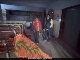 Tejashwi Yadav's 1 am Visit To Hospital Reveals Sleeping Guard, MIA Doctor Tejashwi Yadav's 1 am Visit To Hospital Reveals Sleeping Guard, MIA Doctor