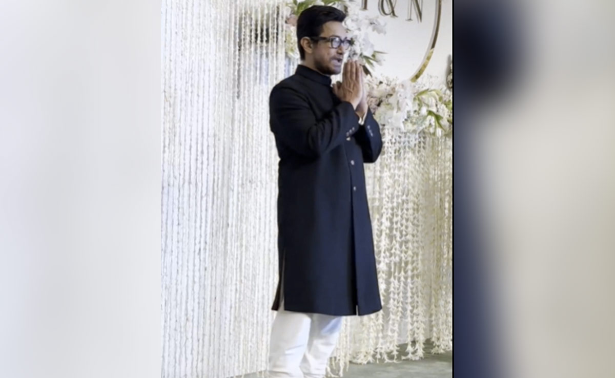 At Daughter Ira's Wedding Reception, Aamir Khan Greets Paparazzi With A <i>Namaste</i>