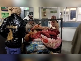 हरियाणा : अस्पताल के बाहर कड़कड़ाती ठंड में महिला ने बच्चे को दिया जन्म, गुहार के बावजूद नहीं मिली मदद हरियाणा : अस्पताल के बाहर कड़कड़ाती ठंड में महिला ने बच्चे को दिया जन्म, गुहार के बावजूद नहीं मिली मदद