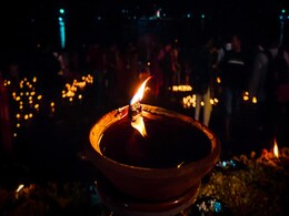 शमी के पौधे के नीचे दीया जलाने से मिल सकती है शनि दोष से मुक्ति, जानिए किस तेल का होना चाहिए दीपक शमी के पौधे के नीचे दीया जलाने से मिल सकती है शनि दोष से मुक्ति, जानिए किस तेल का होना चाहिए दीपक