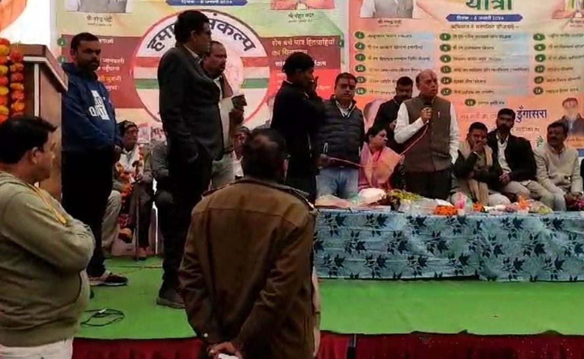 एक बार मना करो, दूसरी बार चलाओ डंडा... विधायक ने अवैध शराब की बिक्री के खिलाफ खोला मोर्चा