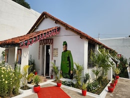 सुभाष चंद्र बोस जयंती: जबलपुर में आम लोगों के लिए खुले जेल के ताले, देखिए किस बैरक में सोते थे नेताजी सुभाष चंद्र बोस जयंती: जबलपुर में आम लोगों के लिए खुले जेल के ताले, देखिए किस बैरक में सोते थे नेताजी