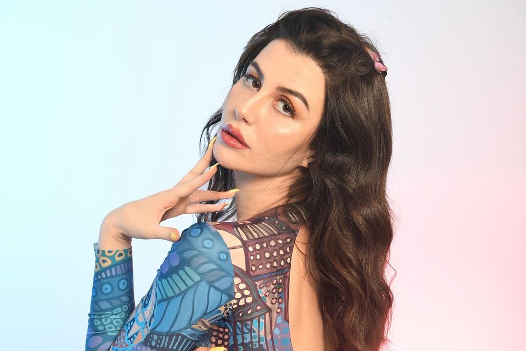 IN PICS: Giorgia Andriani Makes Heads Turn In A High Slit Black Attire