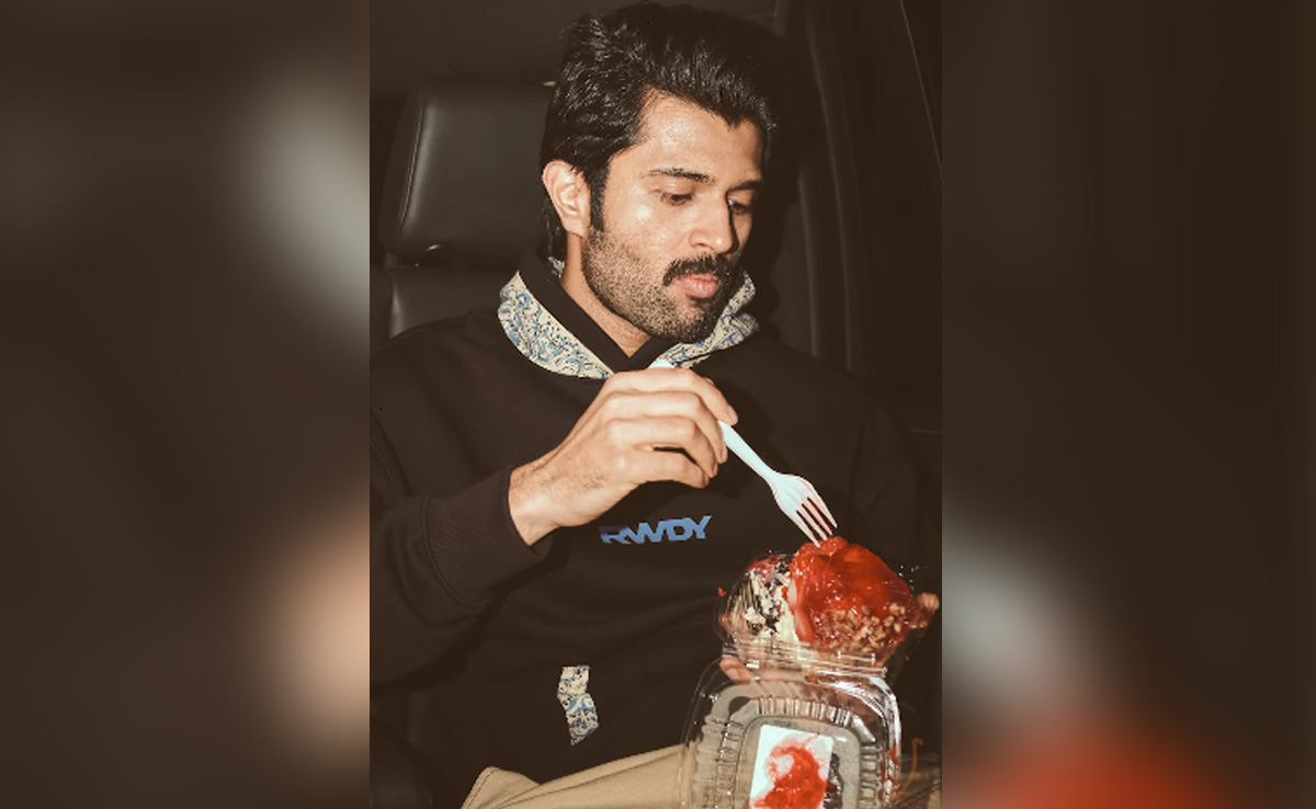 On Vijay Deverakonda's Post About Cheesecake, A Fan Commented, "I Think Rashmika's Nickname Is..."