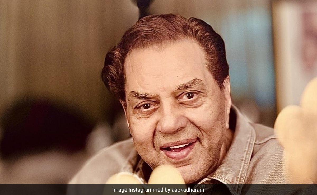 Dharmendra's Pic, Clicked By Grandson Dharam, Gets Big Love From Sons Sunny-Bobby, Daughter Esha