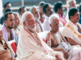 जैसा देश, वैसा वेश; पीएम मोदी ने दक्षिणी राज्यों में दिया दिल जोड़ने का संदेश जैसा देश, वैसा वेश; पीएम मोदी ने दक्षिणी राज्यों में दिया दिल जोड़ने का संदेश
