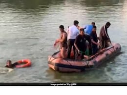 गुजरात नाव हादसा : ठेका लेने वाली कंपनी का साझेदार ओडिशा से गिरफ्तार गुजरात नाव हादसा : ठेका लेने वाली कंपनी का साझेदार ओडिशा से गिरफ्तार