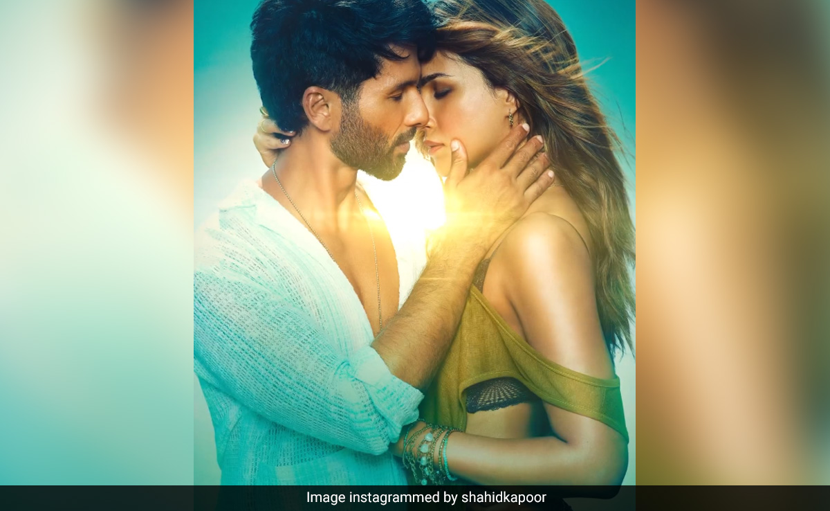 <i>Teri Baaton Mein Aisa Uljha Jiya</i> New Poster: <i>Pyaar</i> Impossible For Kriti Sanon-Shahid Kapoor