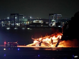Burning Japan Jet's All 367 Passengers Praised For "Textbook" Evacuation Burning Japan Jet's All 367 Passengers Praised For "Textbook" Evacuation