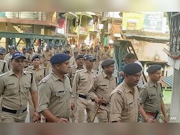 दारोगा सहित 5 पुलिसकर्मियों को निलंबित करने का आदेश, 16 साल पुराने मामले में गिरी गाज दारोगा सहित 5 पुलिसकर्मियों को निलंबित करने का आदेश, 16 साल पुराने मामले में गिरी गाज