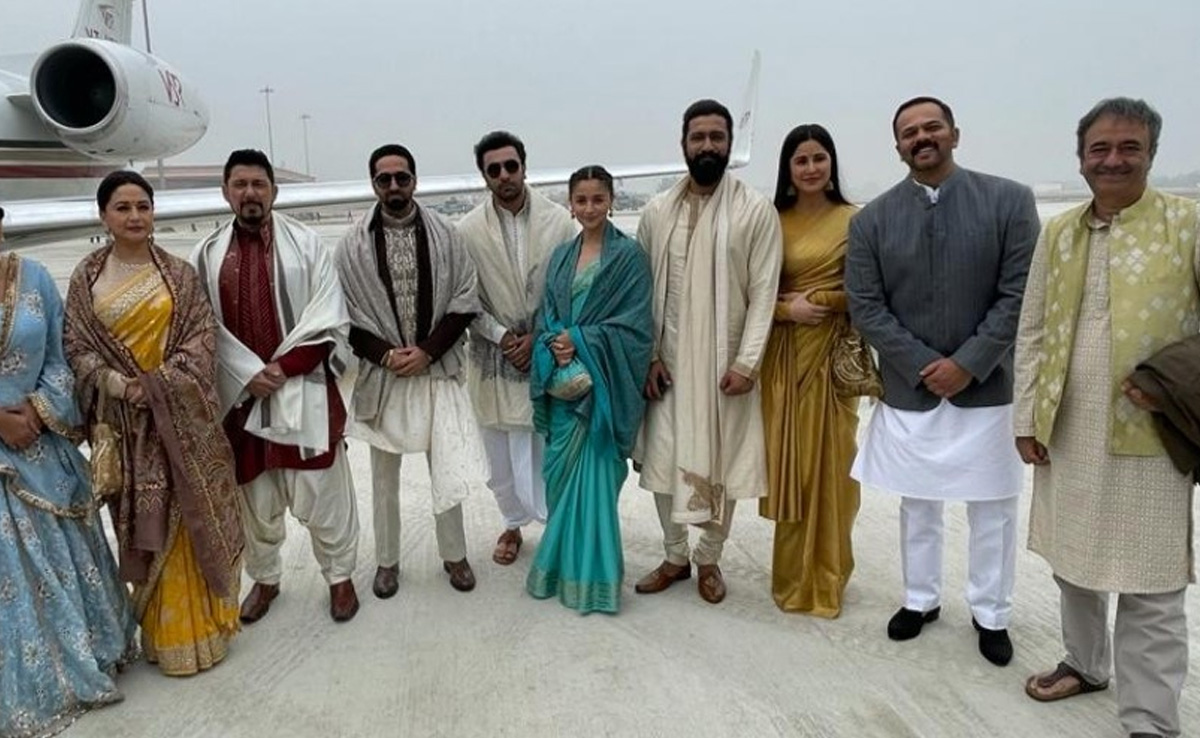 Ayodhya Ram Mandir: अमिताभ, कैटरीना, विक्की व कंगना जैसे दिग्गज सेलिब्रिटीज पहुंचे अयोध्या, पारंपरिक वेशभूषा में आए नजर