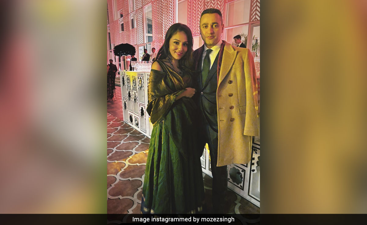 Imran Khan And Lekha Washington Continue Their Elegant Ethnic Style Streak At Ira Khan's <i>Sangeet</i>