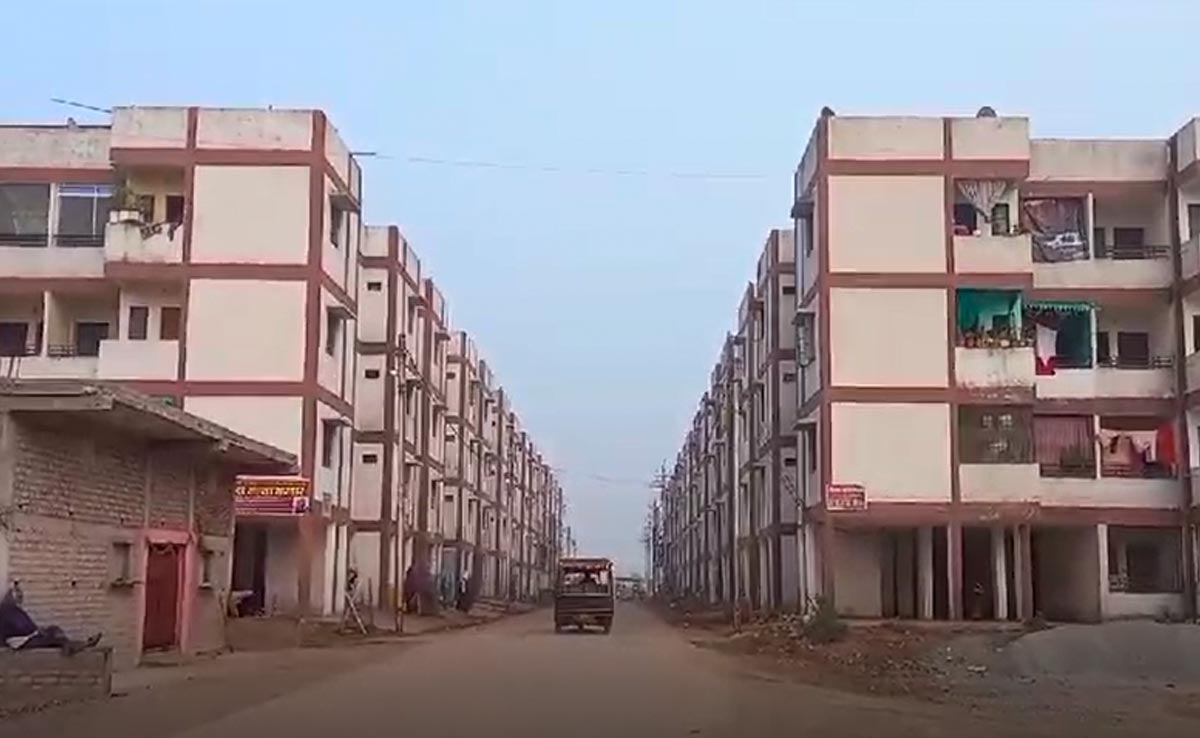 PM Awas Yojna: लोकसभा चुनाव से पहले साय सरकार ने फिर किया बड़ा काम, एक साथ इतने लोगों को सौंपी मकानों की चाबियां