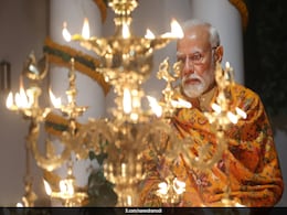 PM Modi Lights Diyas, Celebrates Diwali After Ram Temple <i>Pran Pratishtha</i> PM Modi Lights Diyas, Celebrates Diwali After Ram Temple <i>Pran Pratishtha</i>