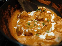 Butter Chicken Fan? Skip The Usual Rice-Roti Pairing And Try These 5 Mind-Blowing Butter Chicken Dishes Butter Chicken Fan? Skip The Usual Rice-Roti Pairing And Try These 5 Mind-Blowing Butter Chicken Dishes