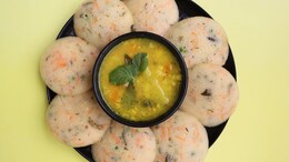 Say Goodbye To Sticky Idlis: 4 Easy Tips To Remove Idlis From Idli Plates