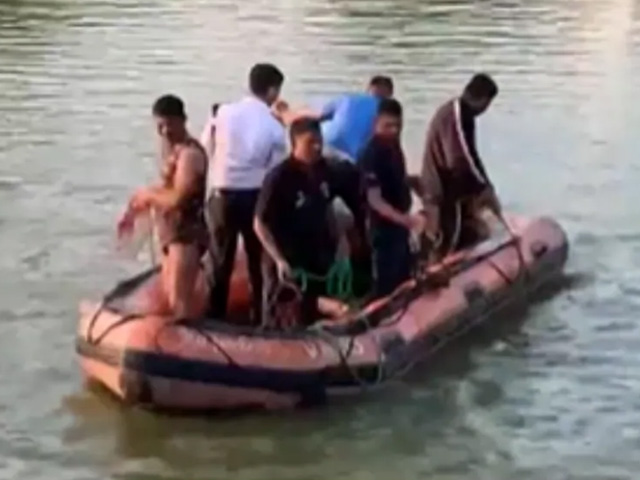 12 Students, 2 Teachers Drown As Boat Overturns In Lake Near Vadodara