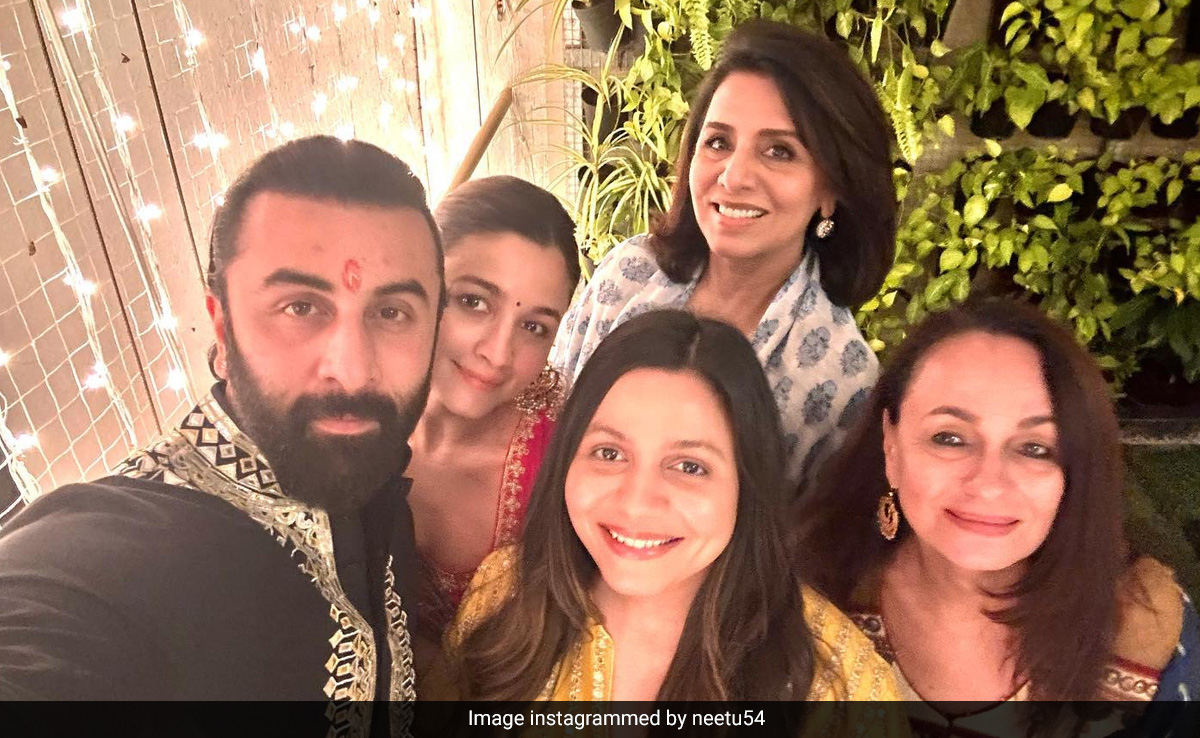 <i>Koffee With Karan 8</i>: Neetu Kapoor's "Mini Battle" With Soni Razdan, Alia Bhatt Over Raha