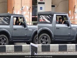 ट्रैफिक के बीच थार चलाता दिखा बच्चा, वायरल Video देख भड़के लोग, कुछ ने इस वजह से किया बचाव ट्रैफिक के बीच थार चलाता दिखा बच्चा, वायरल Video देख भड़के लोग, कुछ ने इस वजह से किया बचाव