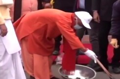 यूपी सीएम योगी आदित्यनाथ ने अयोध्या में स्वच्छ तीर्थ अभियान किया लॉन्च यूपी सीएम योगी आदित्यनाथ ने अयोध्या में स्वच्छ तीर्थ अभियान किया लॉन्च