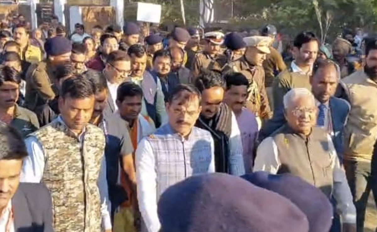 पन्ना पहुंचने पर MP के राज्यपाल मंगू भाई पटेल का हुआ भव्य स्वागत, 'भारत विकसित संकल्प यात्रा' में हुए शामिल