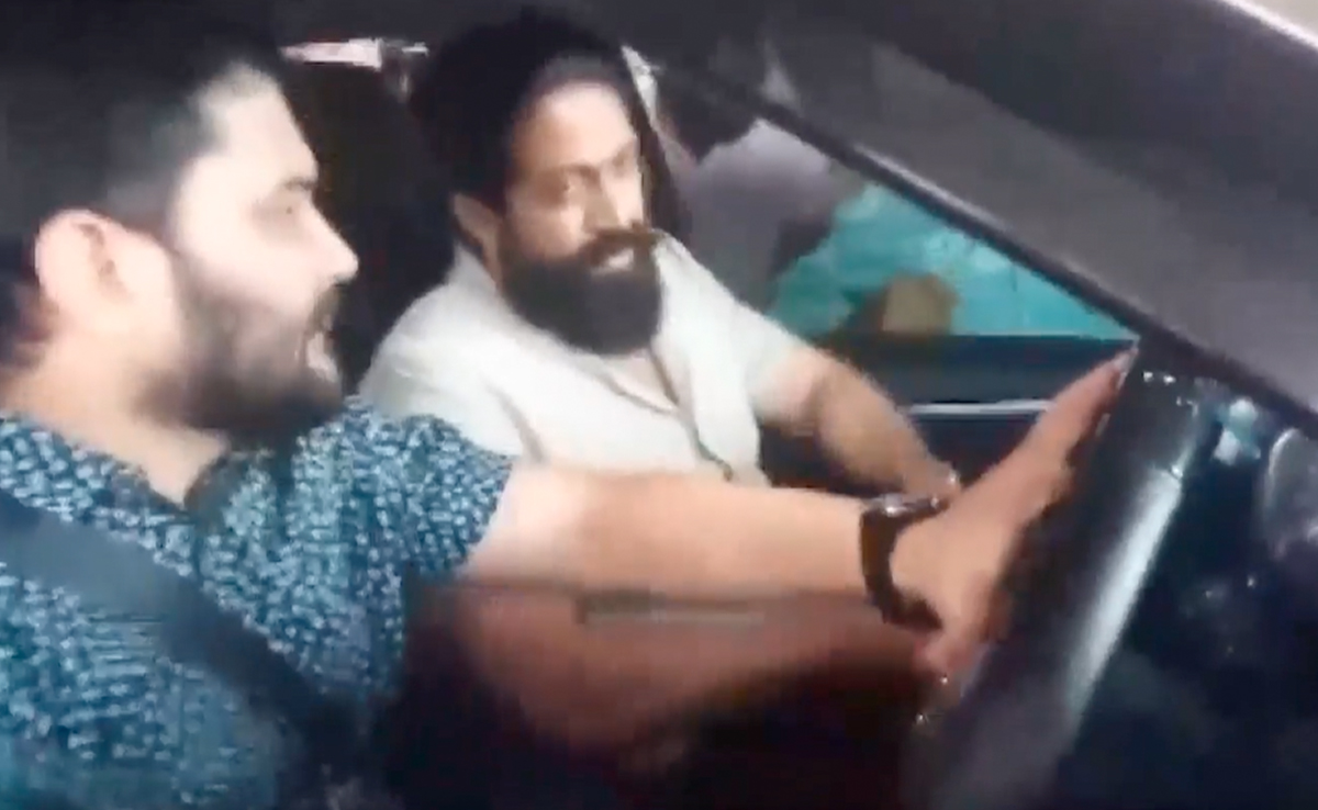 <i>KGF</i> Star Yash Visits Families Of Electrocuted Fans, Says "Please Don't Show Your Love Like This"