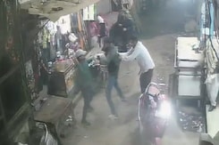 Caught On Camera, 4 Men Stab, Shoot At Friend In Busy Delhi Bylane Caught On Camera, 4 Men Stab, Shoot At Friend In Busy Delhi Bylane