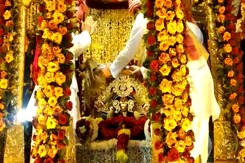 Hanuman Ashtami 2024: हनुमान अष्टमी के दिन खेड़ापति सरकार को लगा लड्डुओं का भोग Hanuman Ashtami 2024: हनुमान अष्टमी के दिन खेड़ापति सरकार को लगा लड्डुओं का भोग