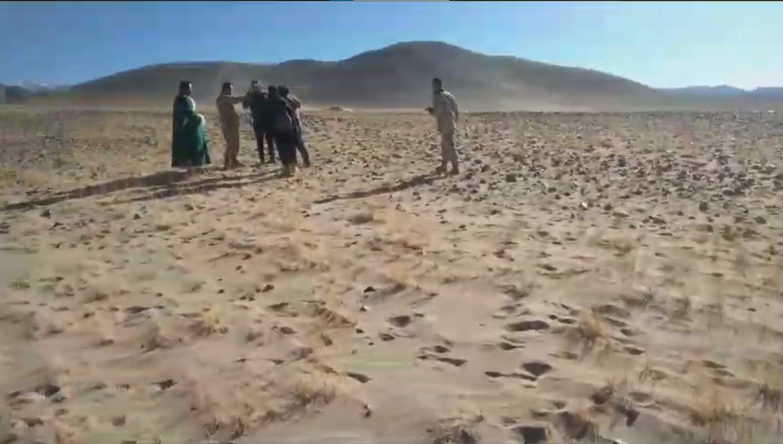 VIDEO: बहादुर हिन्दुस्तानी - लद्दाख में LAC के पास चीनी सैनिकों से भिड़े चरवाहे VIDEO: बहादुर हिन्दुस्तानी - लद्दाख में LAC के पास चीनी सैनिकों से भिड़े चरवाहे
