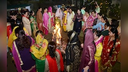 Lohri 2024: क्यों मनाया जाता है लोहड़ी का त्योहार? क्या आप जानते हैं आग में क्यों डालते हैं रेवड़ी और मूंगफली