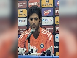 India Vs Afganistan T20 Series: मैच से पहले शिवम दुबे ने की इंदौरी पोहे की तारीफ, कहा अब गेंदबाजी से भी जिताना चाहते हैं मैच India Vs Afganistan T20 Series: मैच से पहले शिवम दुबे ने की इंदौरी पोहे की तारीफ, कहा अब गेंदबाजी से भी जिताना चाहते हैं मैच