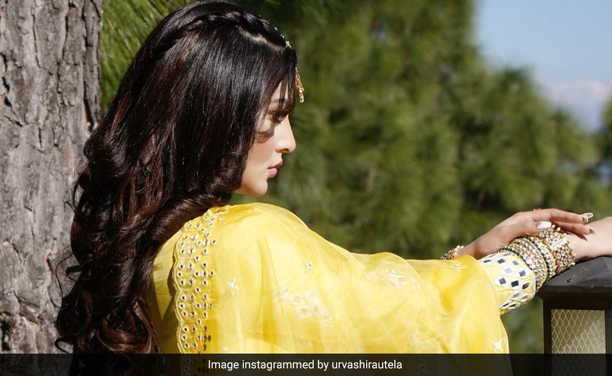 सनी देओल की इस हीरोइन ने पहनी सोने और हीरे से जड़ी करोड़ों की ड्रेस, उतनी कीमत में मुंबई के जुहू में आता है आलीशान फ्लैट