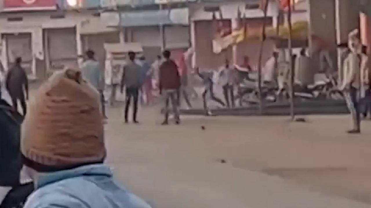 पटेल-अंबेडकर की मूर्ति पर पथराव, जीतू पटवारी ने सरकार से की ये मांग