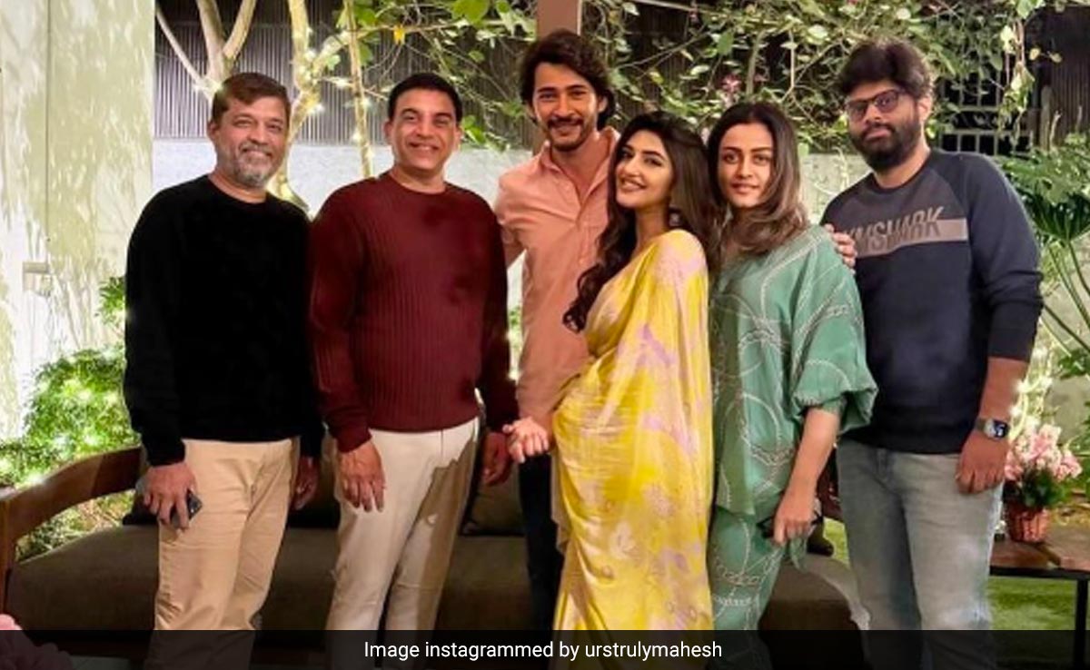 Mahesh Babu's "Blockbuster Celebrations" For <i>Guntur Kaaram</i>