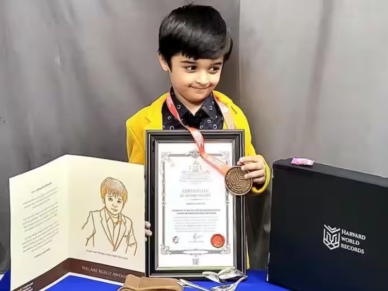 6 साल की उम्र में 3 किताबें प्रकाशित... जानें प्रधानमंत्री राष्ट्रीय बाल पुरस्कार से सम्मानित होने वाले अरमान की कहानी