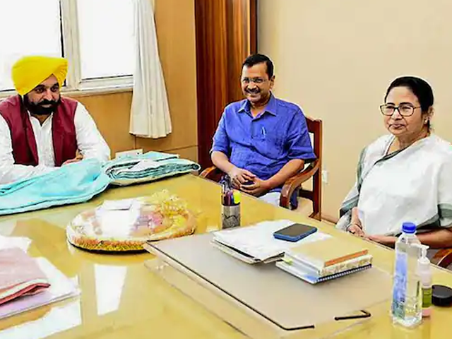 "पंजाब में कांग्रेस के साथ गठजोड़ नहीं करेंगे": ममता बनर्जी के बाद AAP ने किया ऐलान