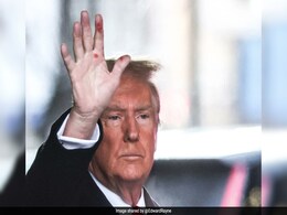 Red Spots On Donald Trump's Hand In Viral Pic Spark Speculation Red Spots On Donald Trump's Hand In Viral Pic Spark Speculation