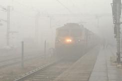 Fog Affects Visibility, Rail Traffic In Parts Of North India Fog Affects Visibility, Rail Traffic In Parts Of North India