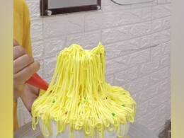 Maggi Cake Without Maggi: क्या आपने देखा मैगी केक वाला वायरल वीडियो? इंटरनेट हुआ इंप्रेस Maggi Cake Without Maggi: क्या आपने देखा मैगी केक वाला वायरल वीडियो? इंटरनेट हुआ इंप्रेस