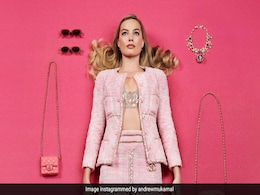 <i>Barbie: The World Tour</i> Book Pays Homage Her Vintage Style And Is "Dedicated To All The Barbie Lovers" <i>Barbie: The World Tour</i> Book Pays Homage Her Vintage Style And Is "Dedicated To All The Barbie Lovers"
